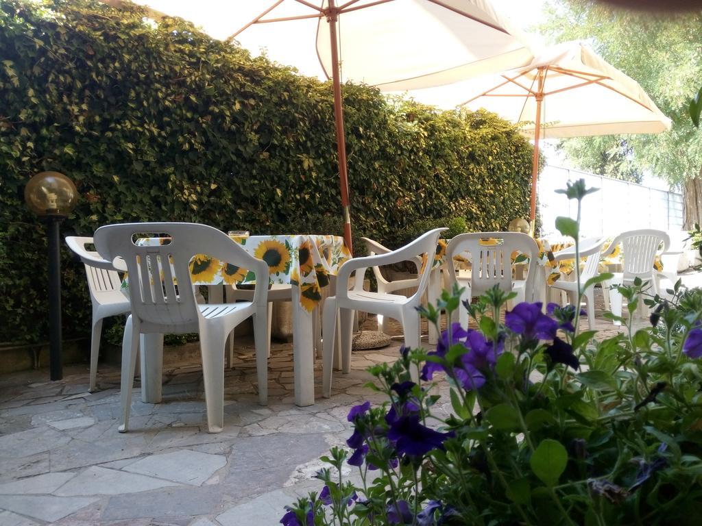 Hotel Lea Grosseto Bagian luar foto